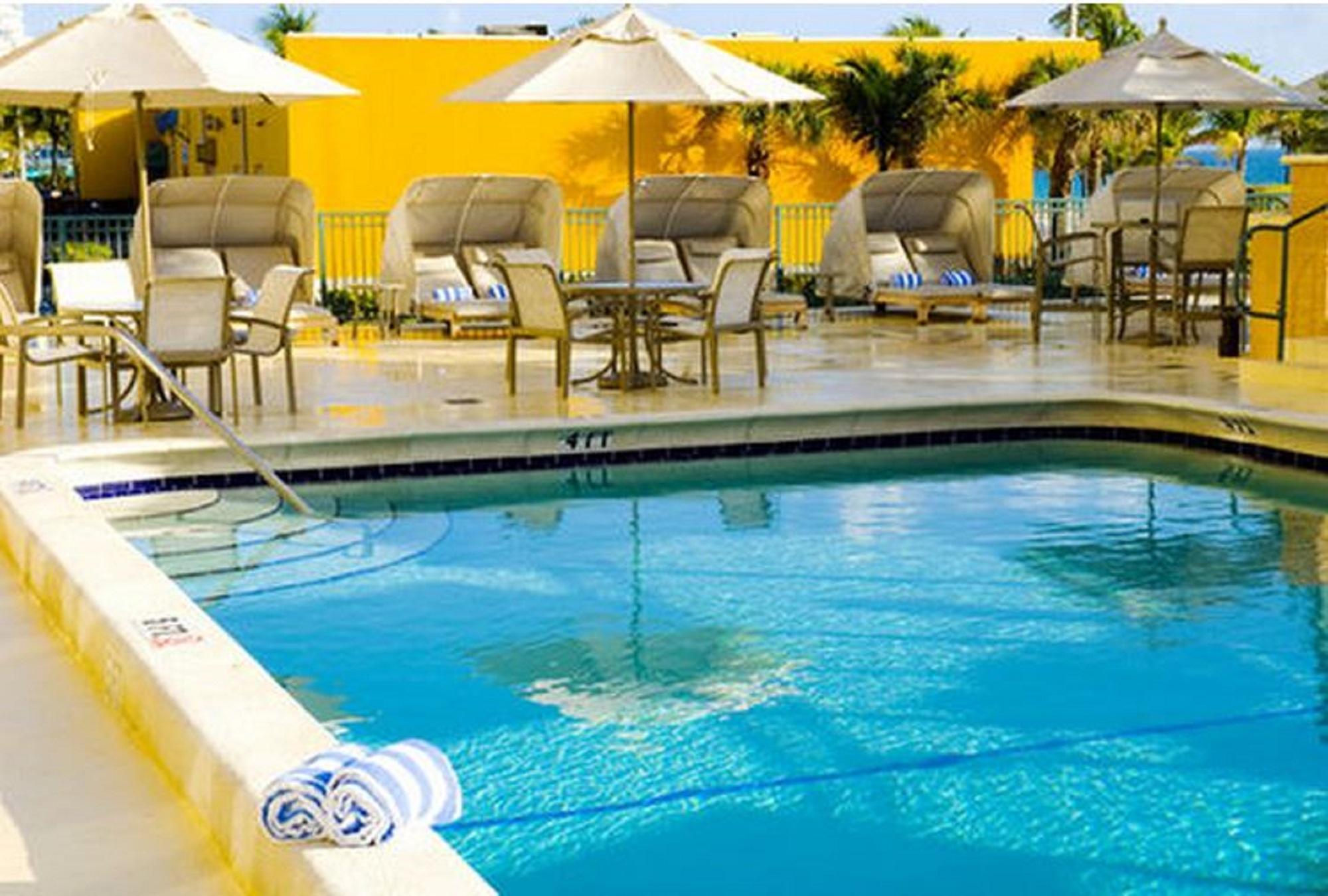 Courtyard By Marriott Oceanside Fort Lauderdale Beach Exterior photo