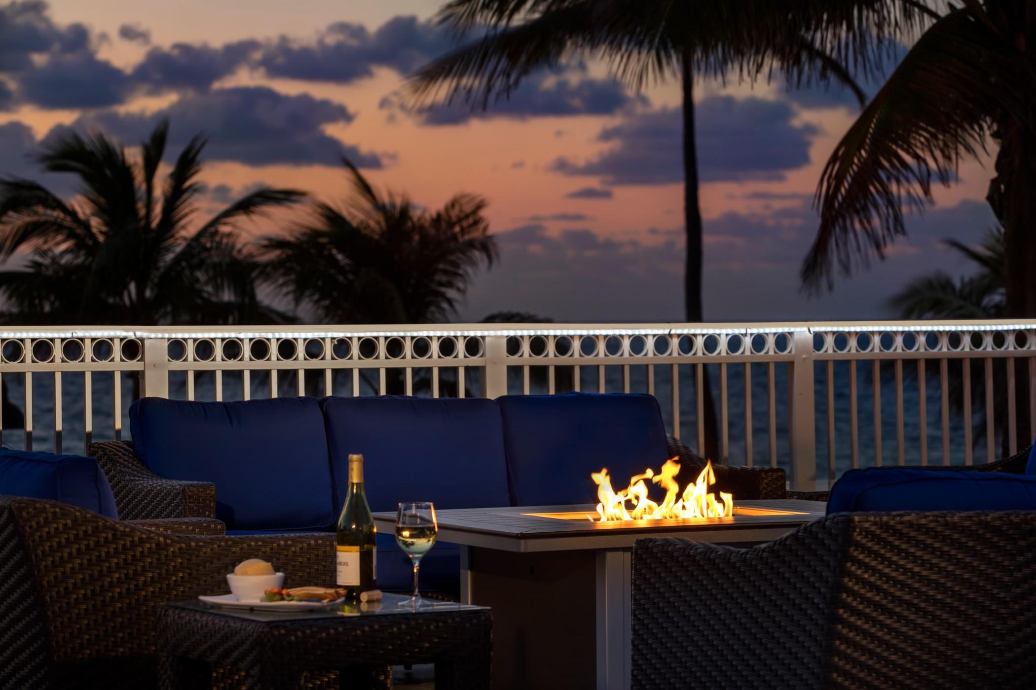 Courtyard By Marriott Fort Lauderdale Beach Exterior photo