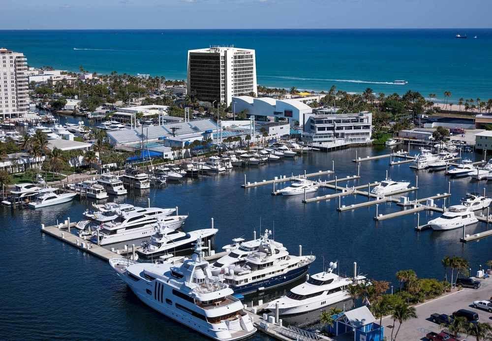 Courtyard By Marriott Oceanside Fort Lauderdale Beach Exterior photo