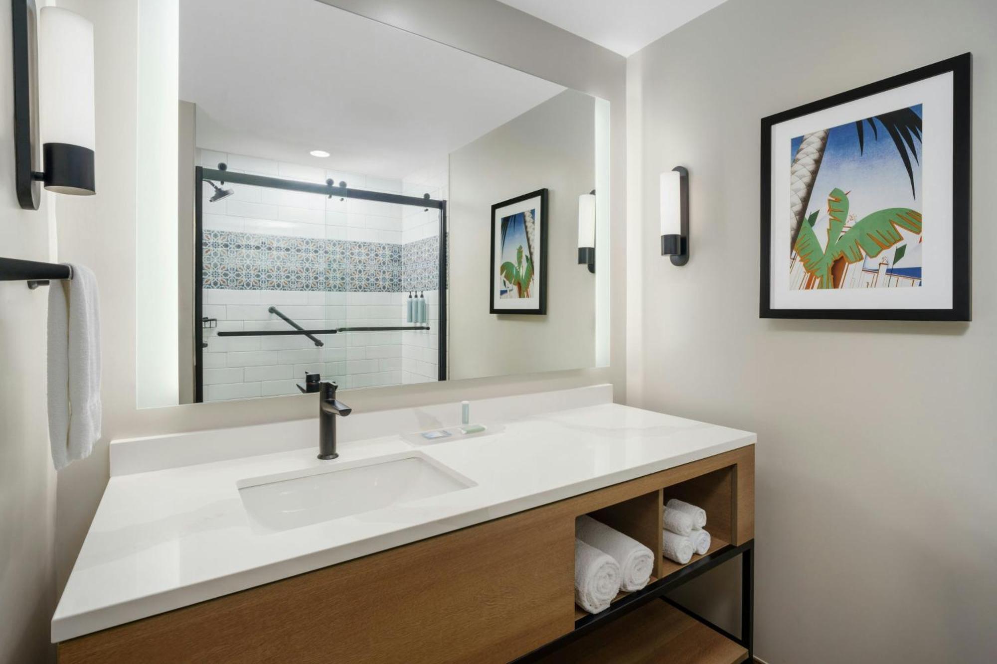 Courtyard By Marriott Oceanside Fort Lauderdale Beach Exterior photo