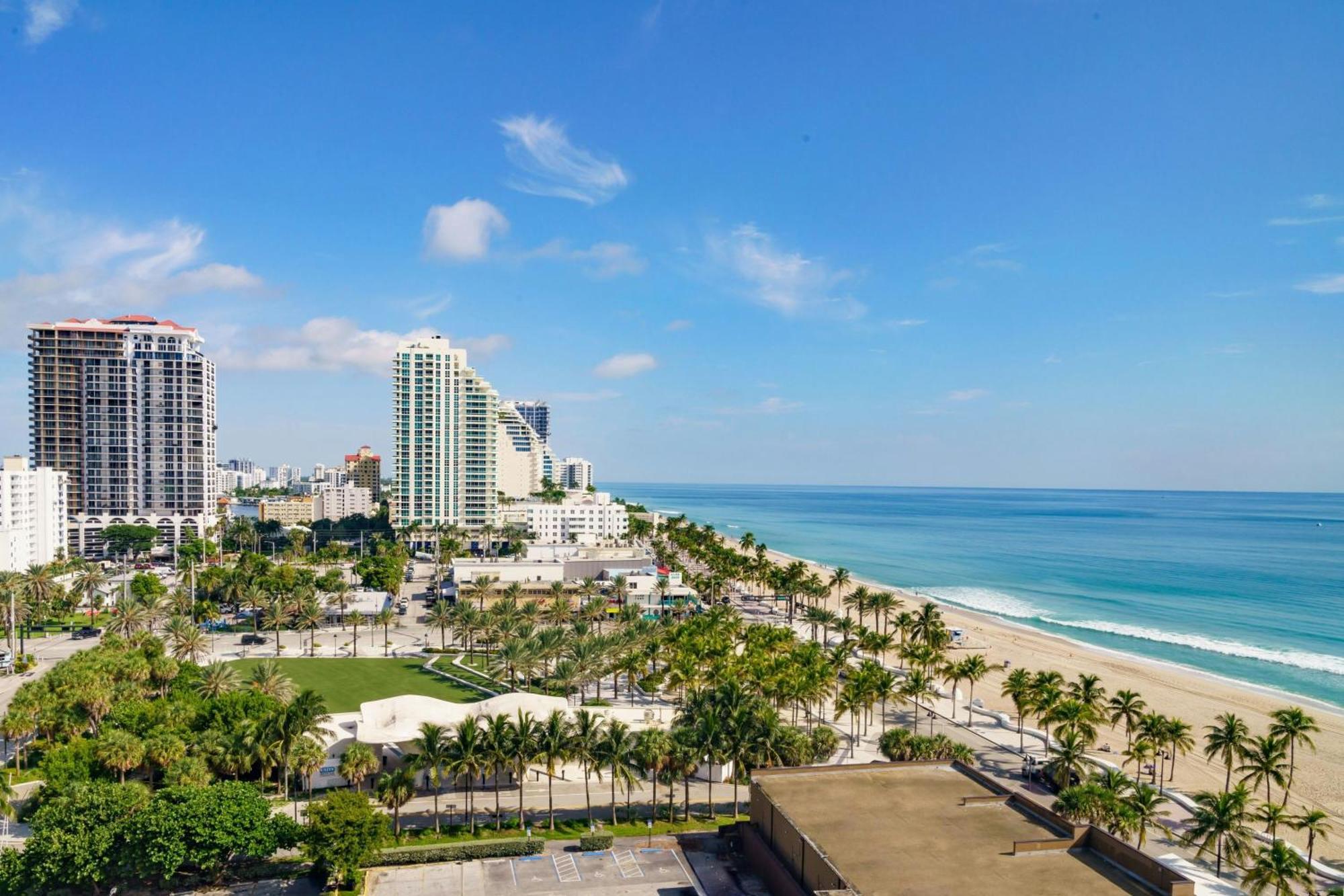 Courtyard By Marriott Oceanside Fort Lauderdale Beach Exterior photo