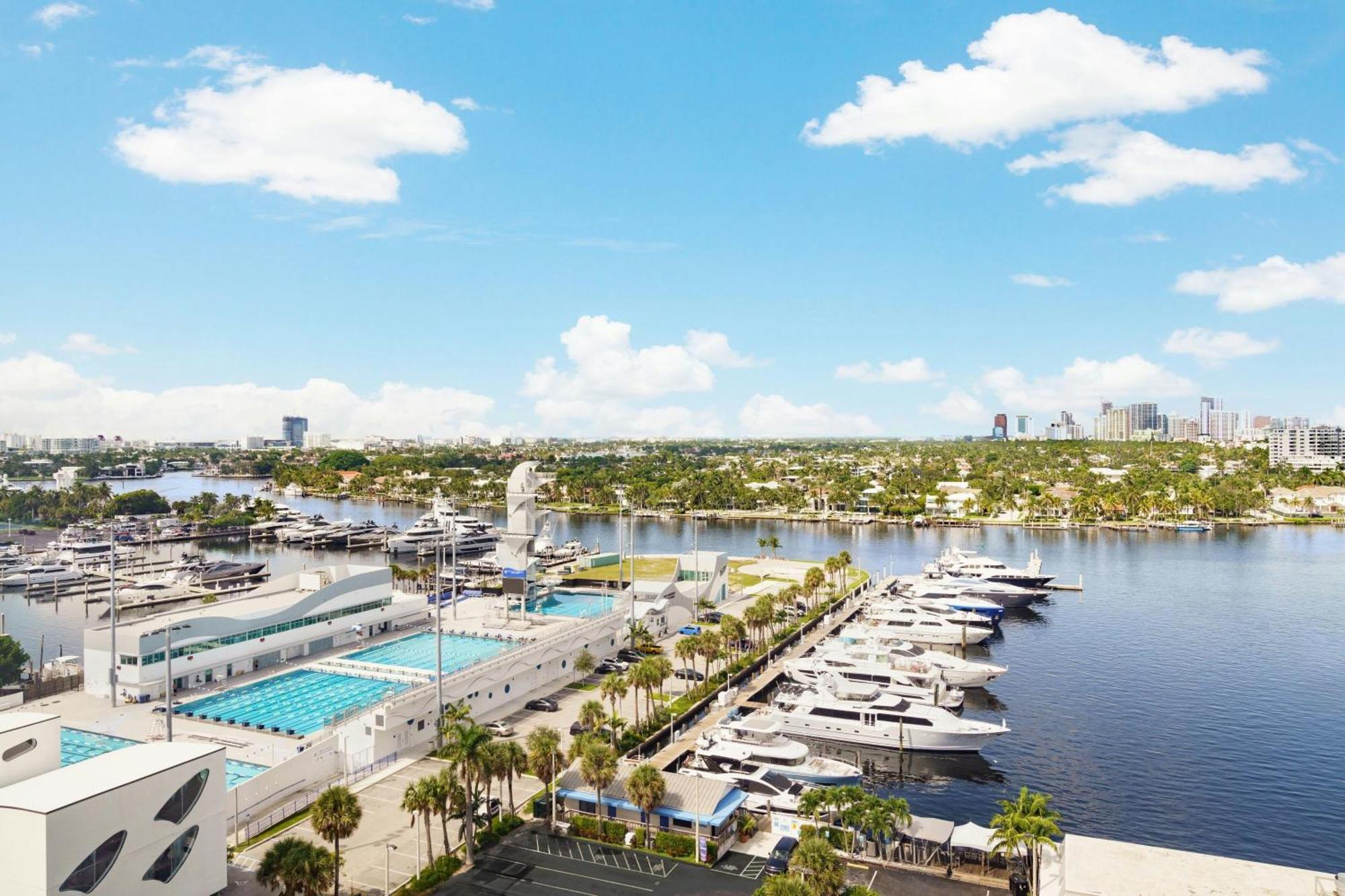Courtyard By Marriott Oceanside Fort Lauderdale Beach Exterior photo