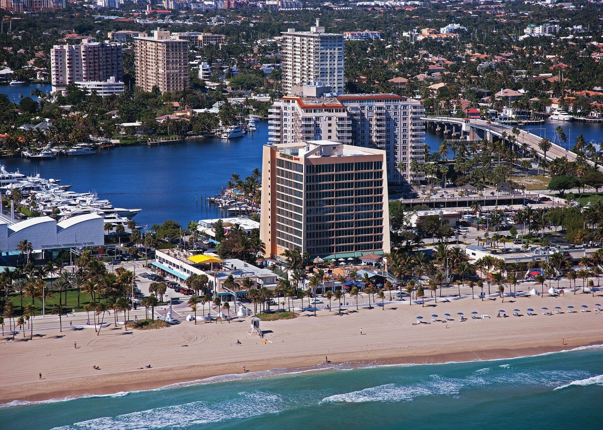 Courtyard By Marriott Oceanside Fort Lauderdale Beach Exterior photo