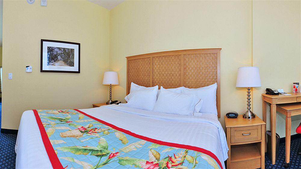 Courtyard By Marriott Oceanside Fort Lauderdale Beach Exterior photo